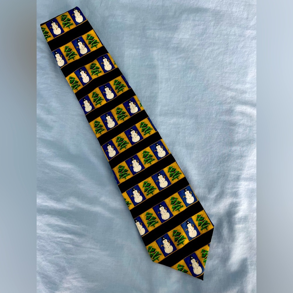 🎄⛄️VIVACE Men’s Christmas themed necktie. All silk.⛄️🎄